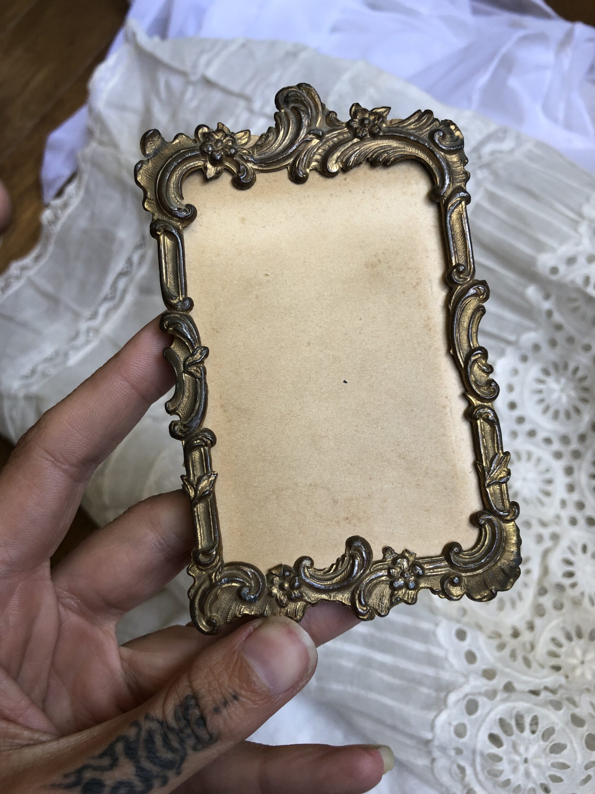 CADRE ART NOUVEAU EN LAITON