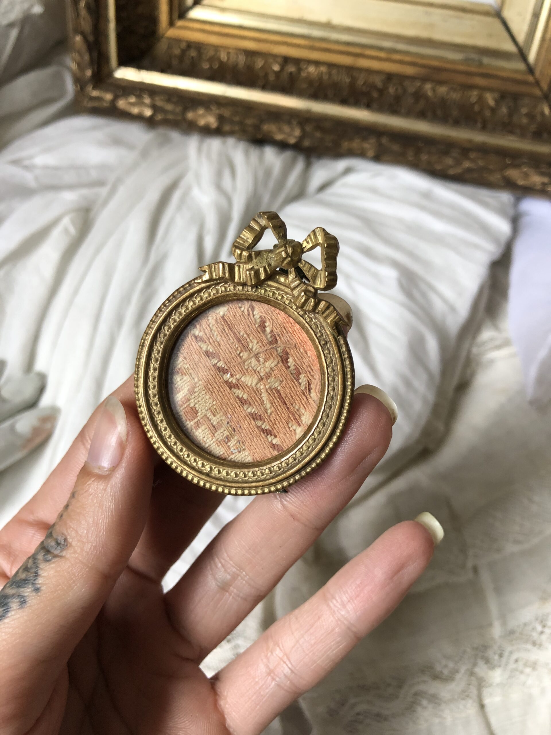 CADRE ROND MINIATURE STYLE LOUIS XVI