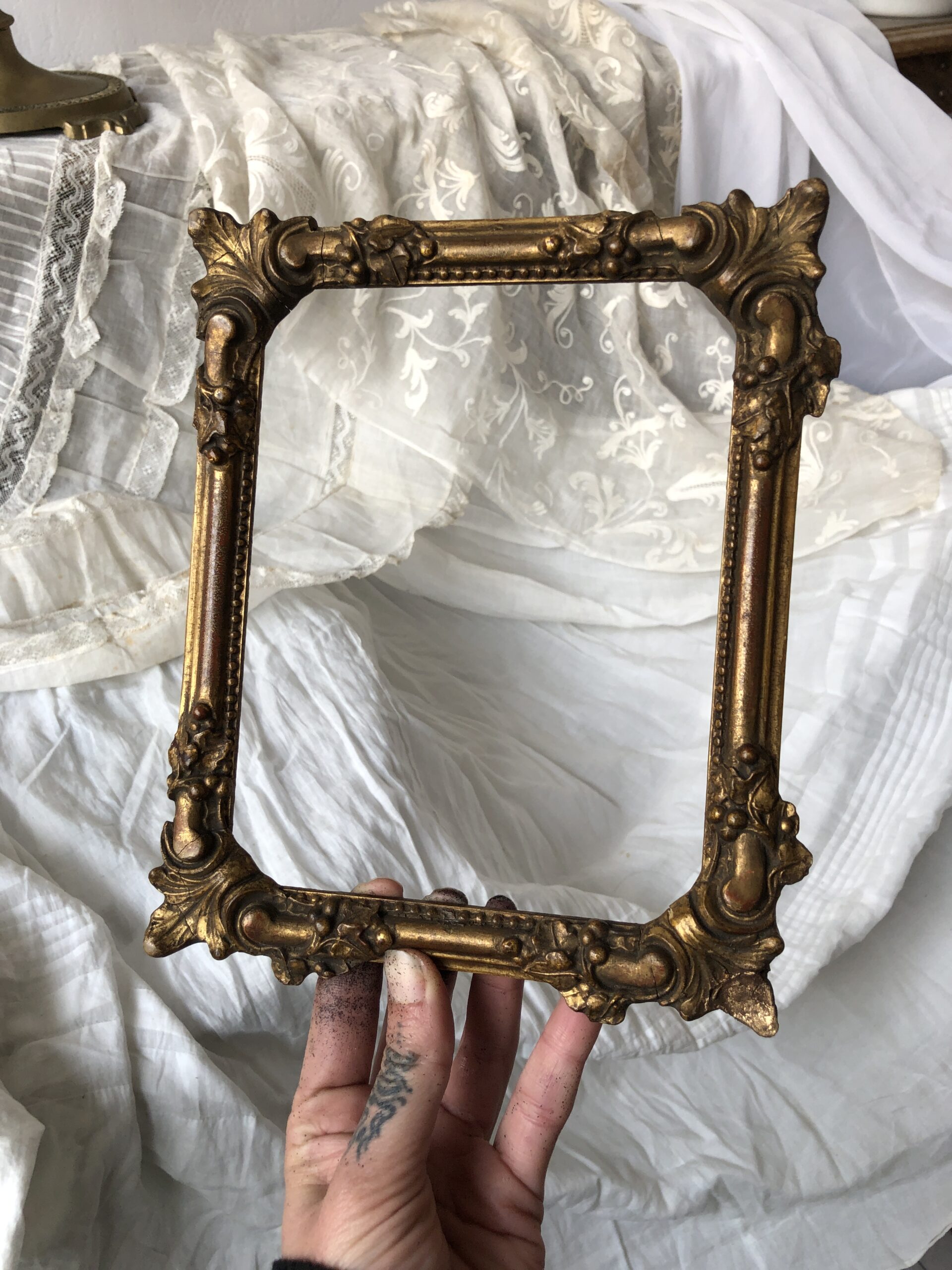 CADRE MOULURÉ BOIS DORÉ