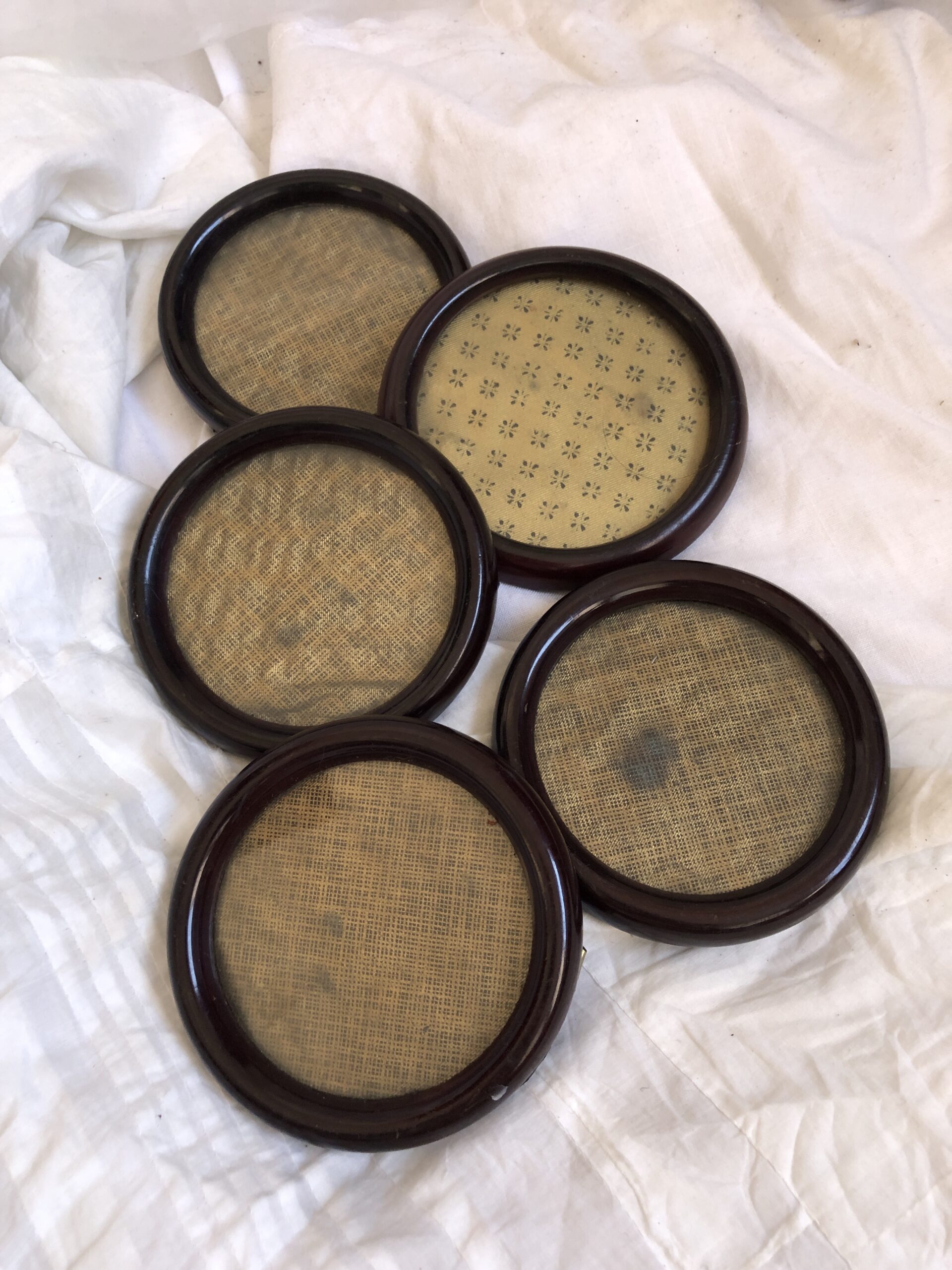 PETIT CADRE ROND ACAJOU