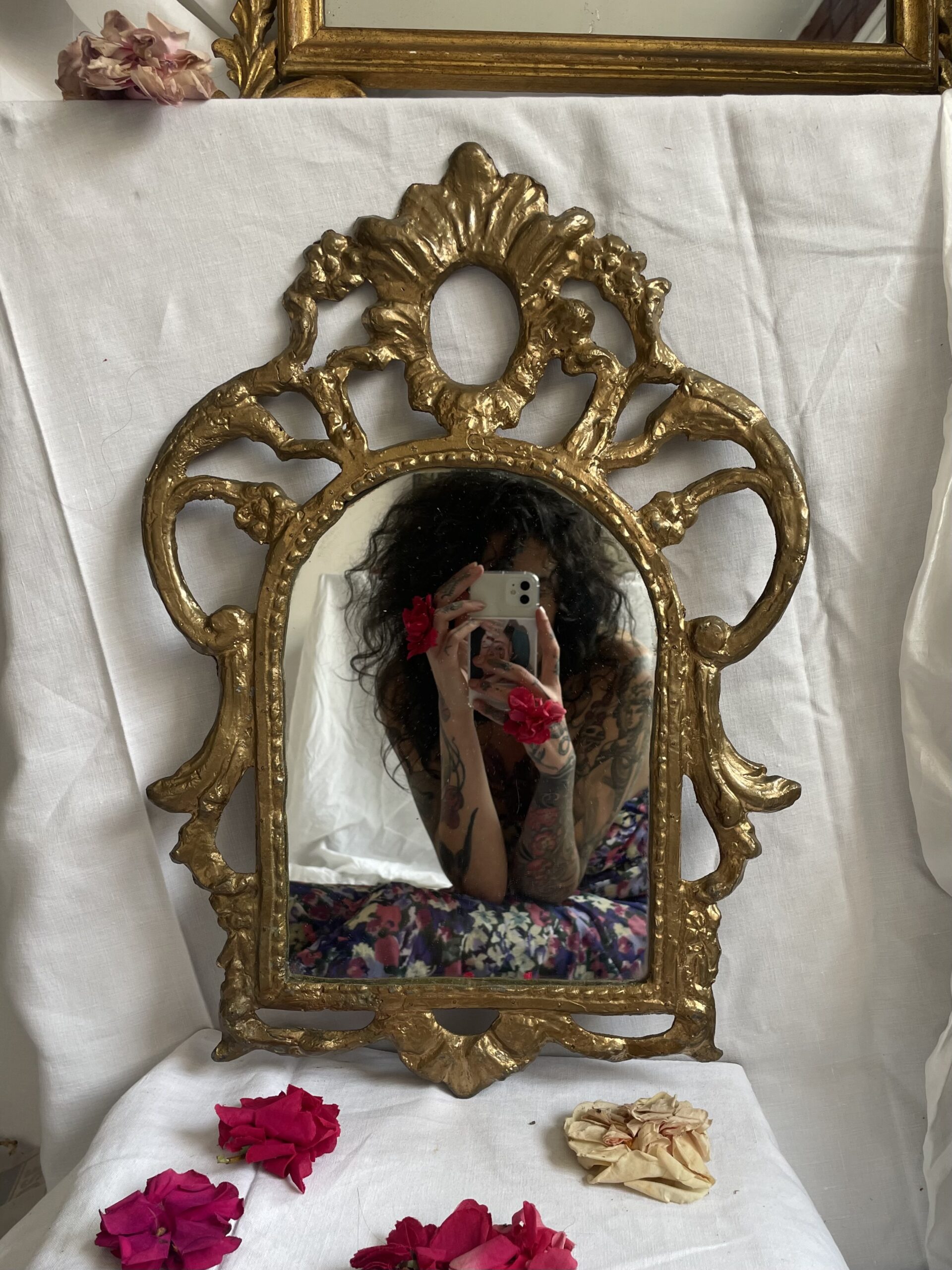 MIROIR EN FONTE DORÉ