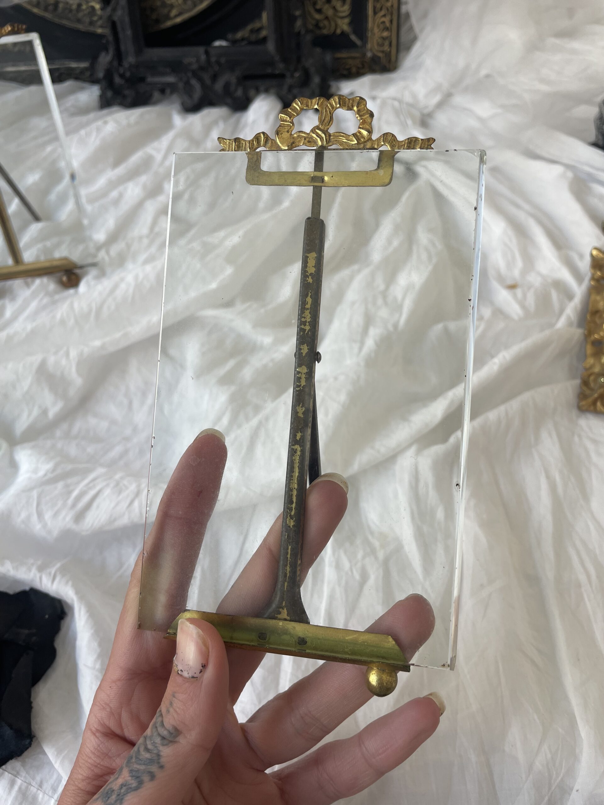 CADRE VERRE BISEAUTÉ ET LAITON DORÉ