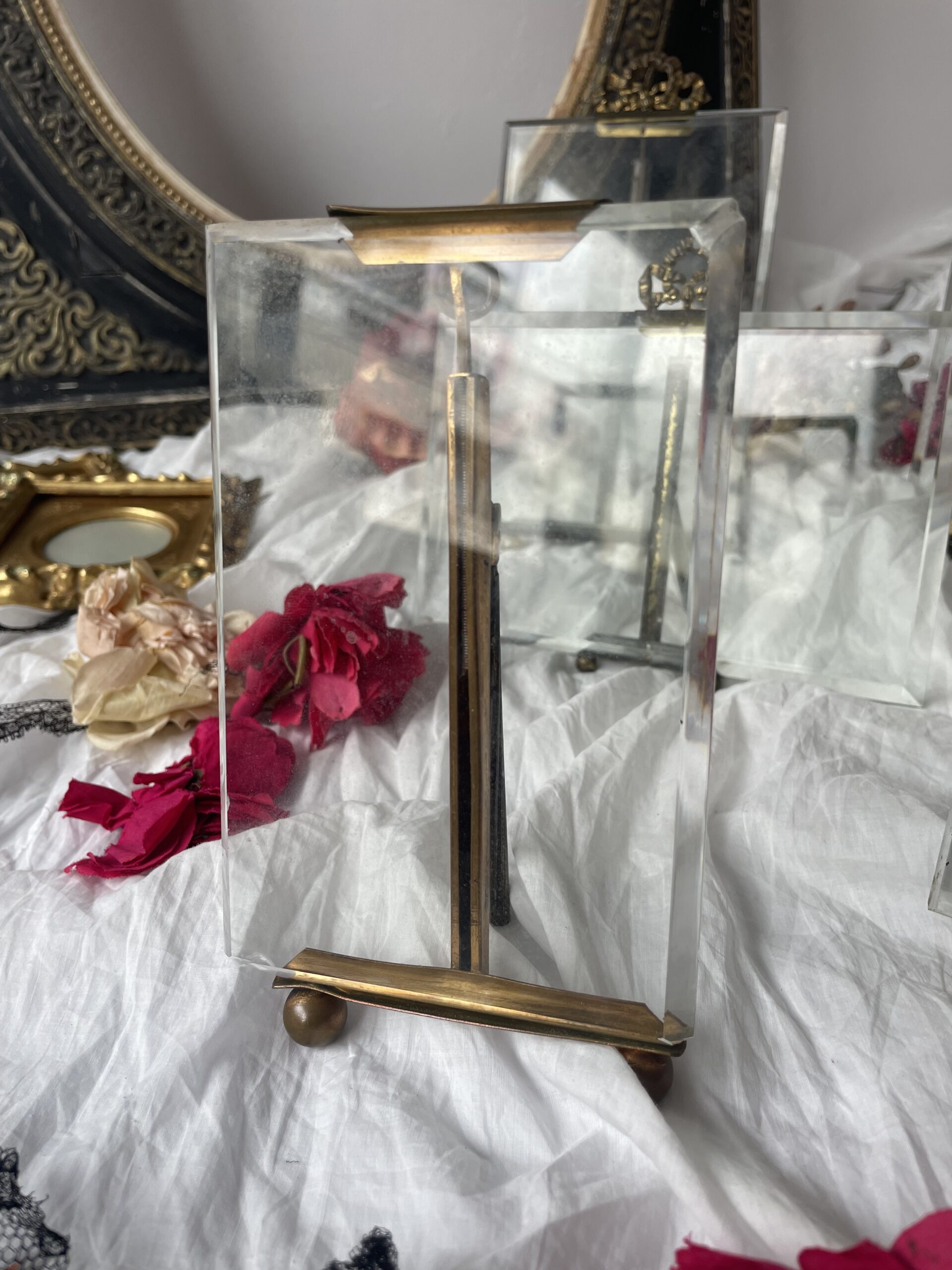 CADRE VERRE BISEAUTÉ ET LAITON DORÉ